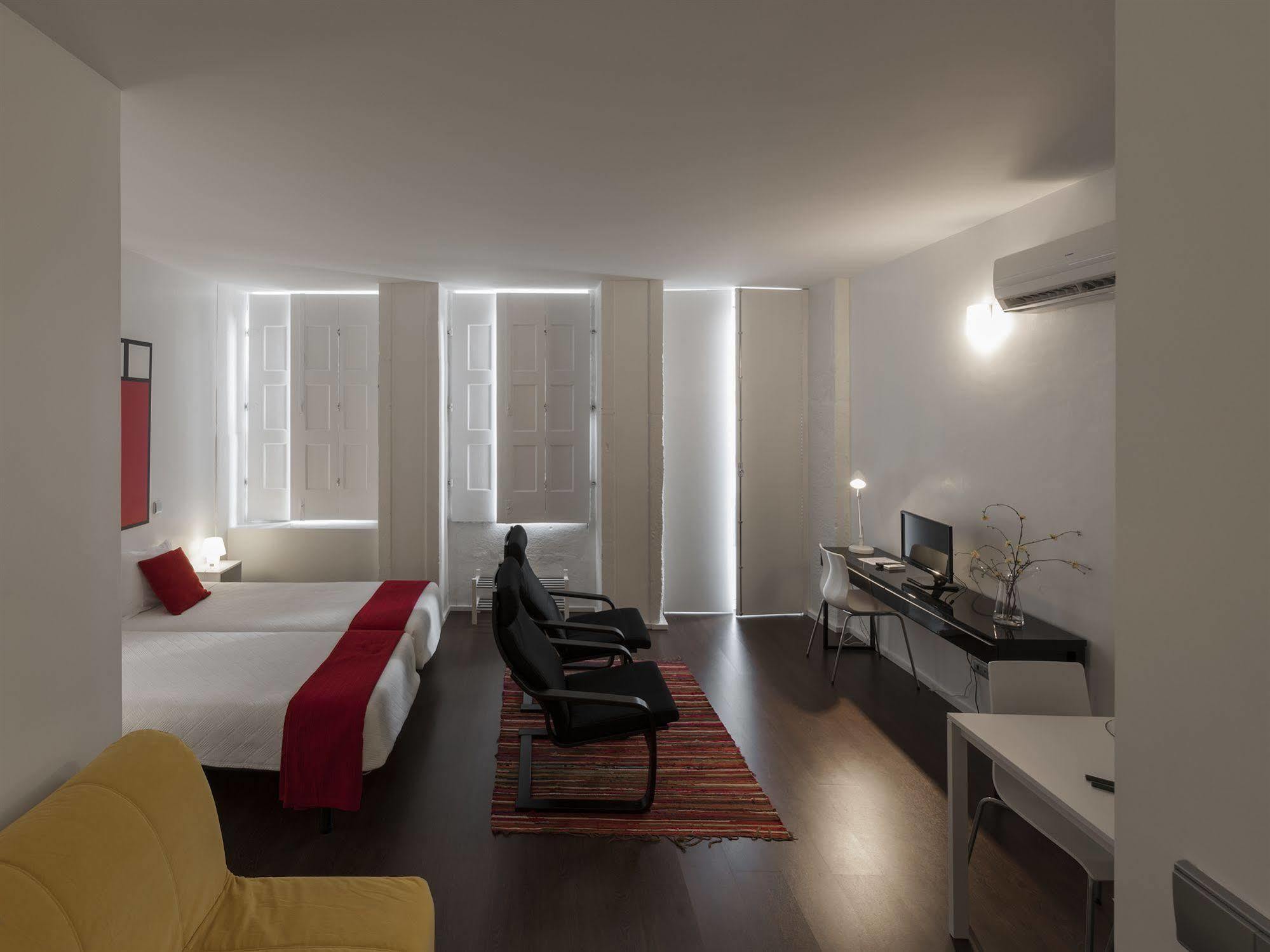 Fine Arts Studios By Olala Homes Porto Kültér fotó